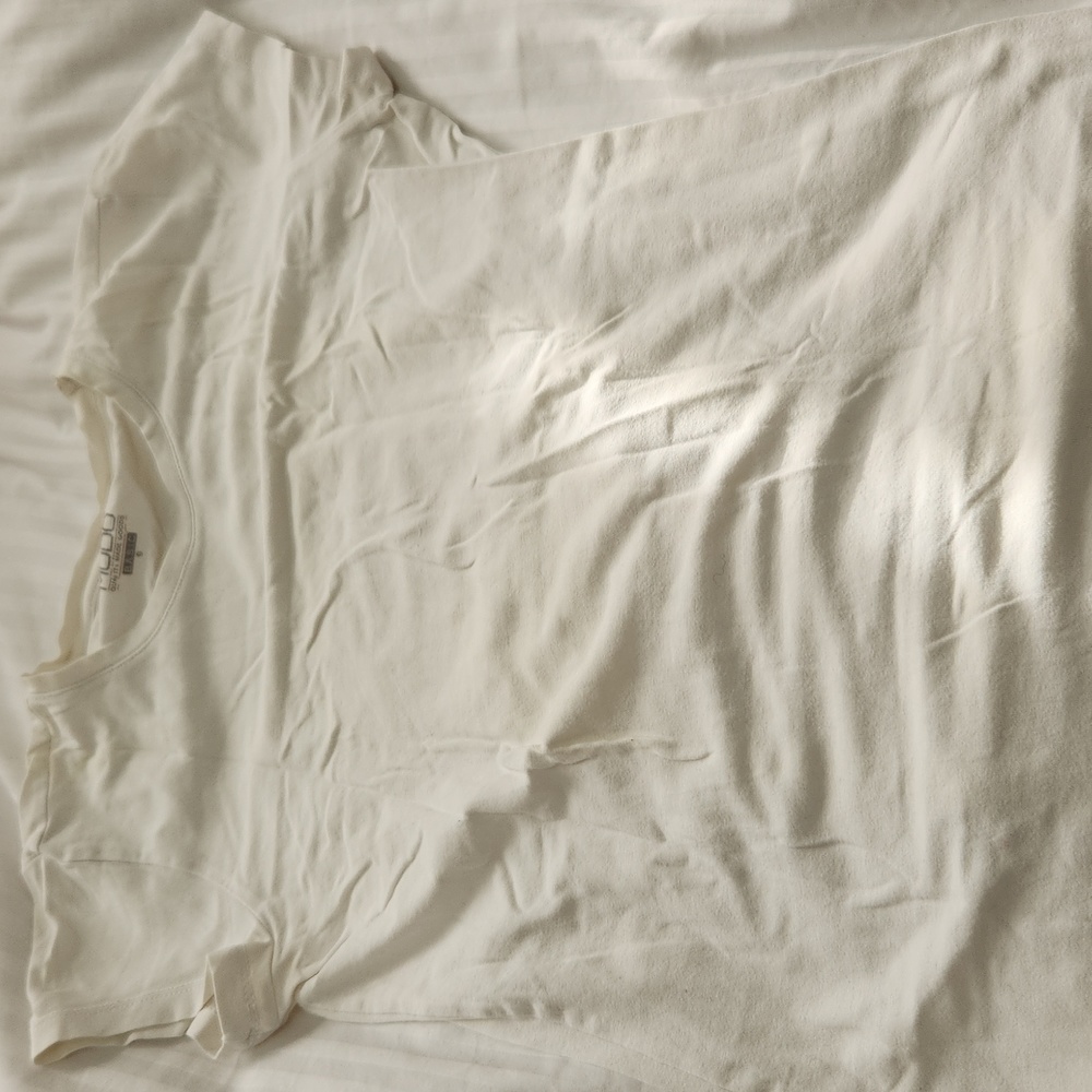 White short sleeve t shirt